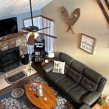 Camelback Private Home Located Behind Waterpark & Ski Lift 태너스빌 외부 사진
