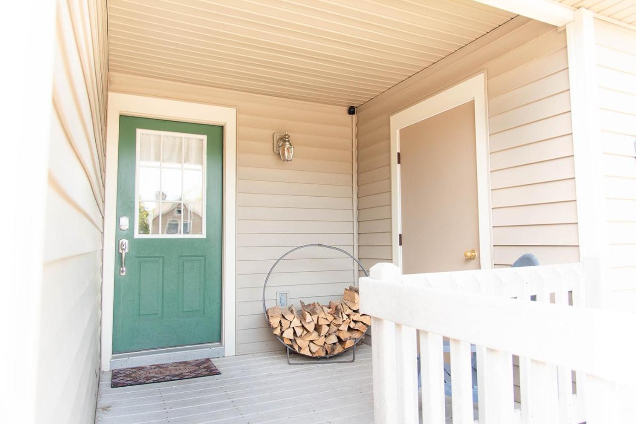 Camelback Private Home Located Behind Waterpark & Ski Lift 태너스빌 외부 사진