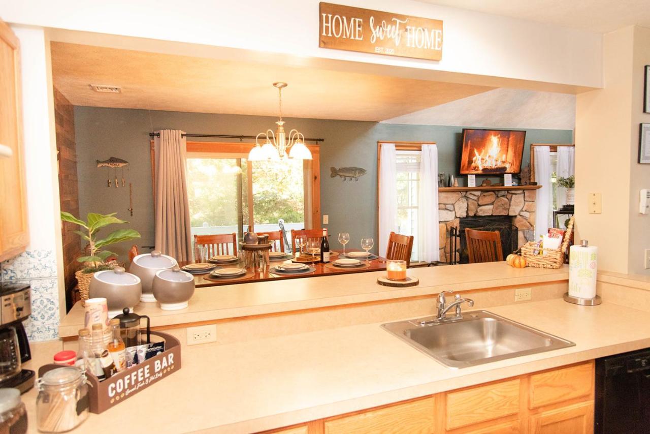 Camelback Private Home Located Behind Waterpark & Ski Lift 태너스빌 외부 사진