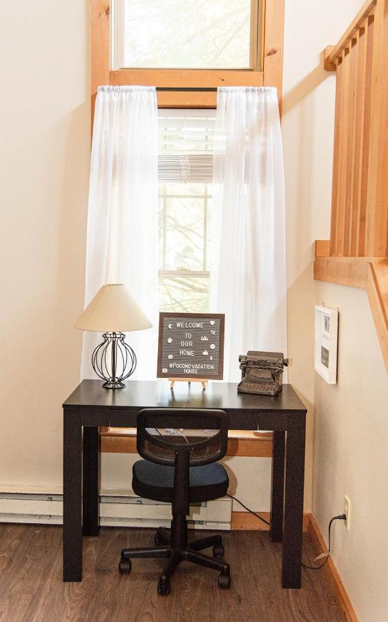 Camelback Private Home Located Behind Waterpark & Ski Lift 태너스빌 외부 사진