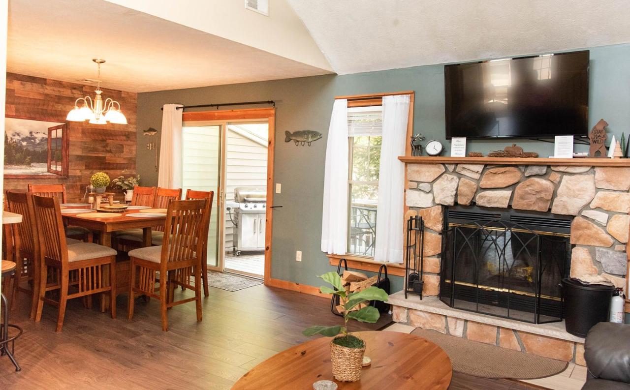 Camelback Private Home Located Behind Waterpark & Ski Lift 태너스빌 외부 사진