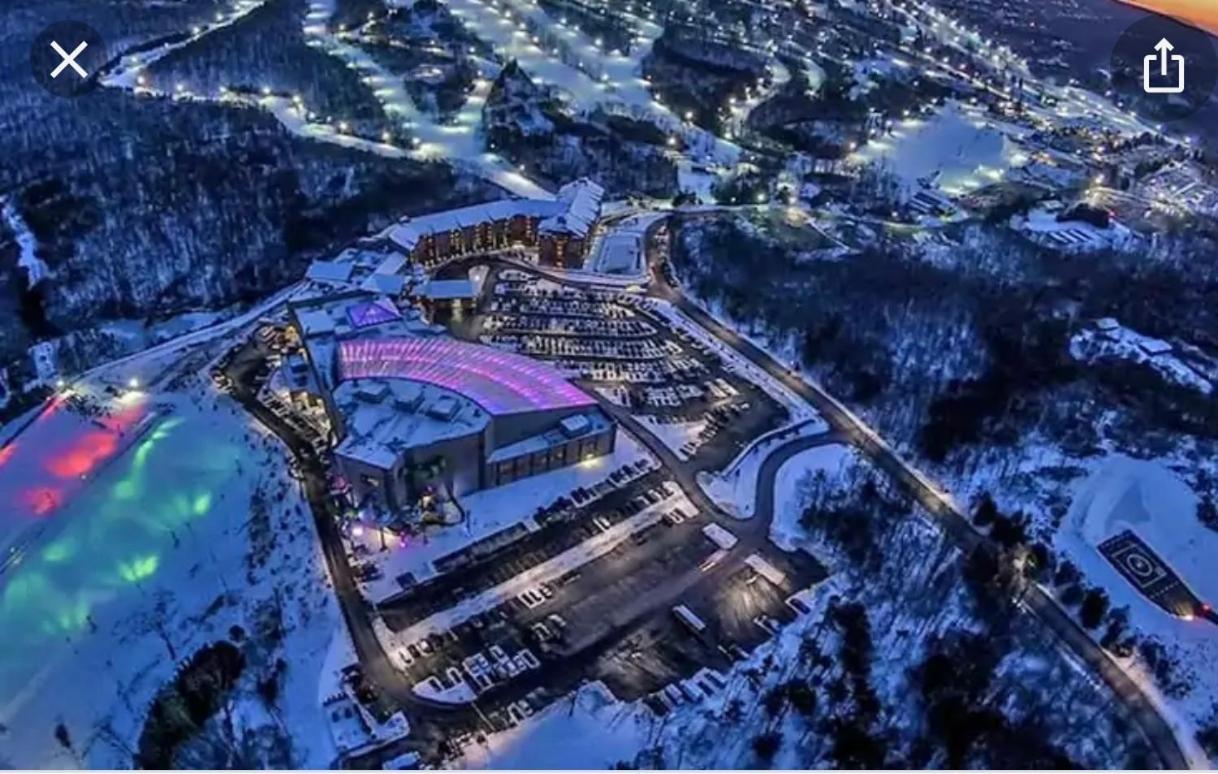 Camelback Private Home Located Behind Waterpark & Ski Lift 태너스빌 외부 사진