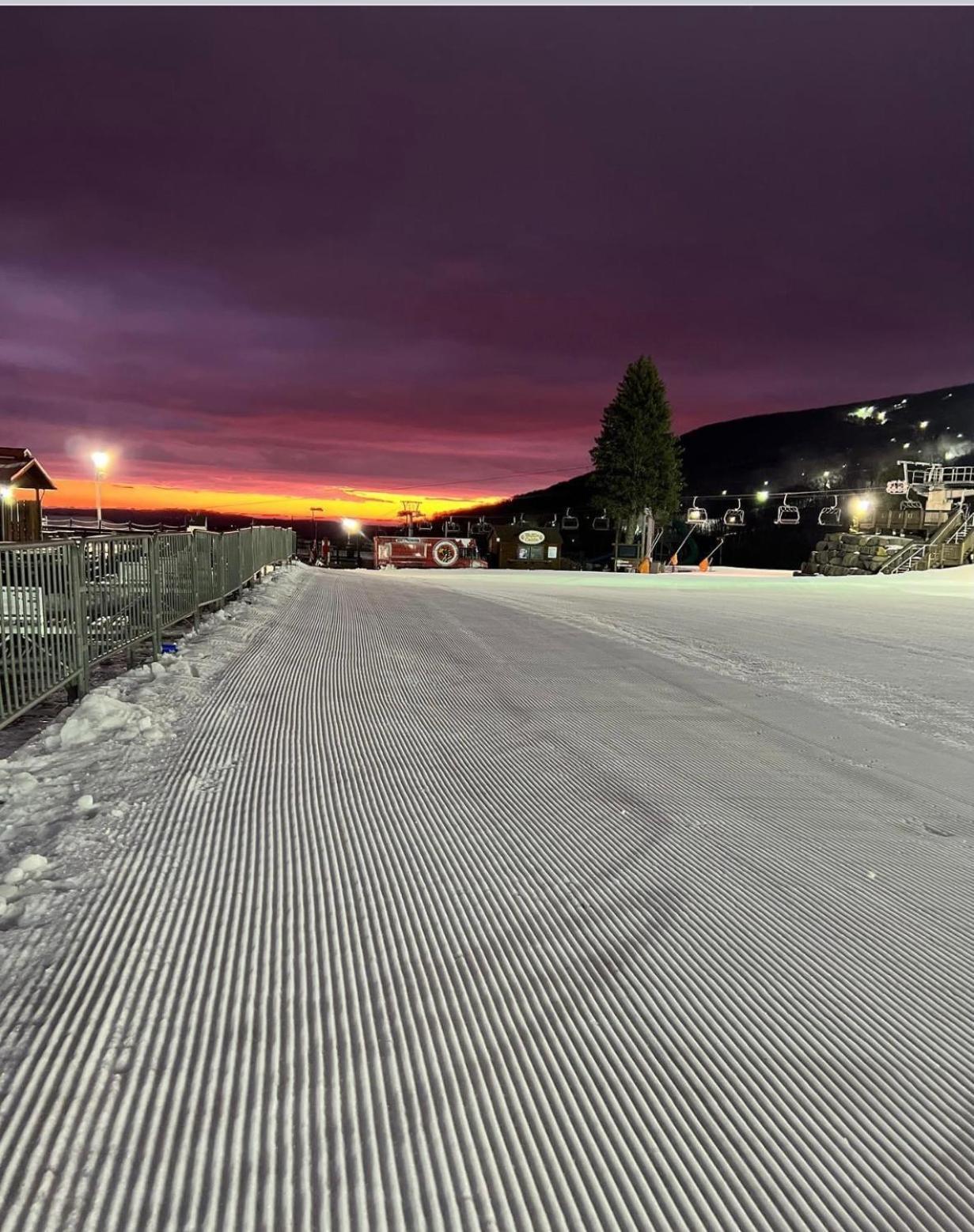 Camelback Private Home Located Behind Waterpark & Ski Lift 태너스빌 외부 사진