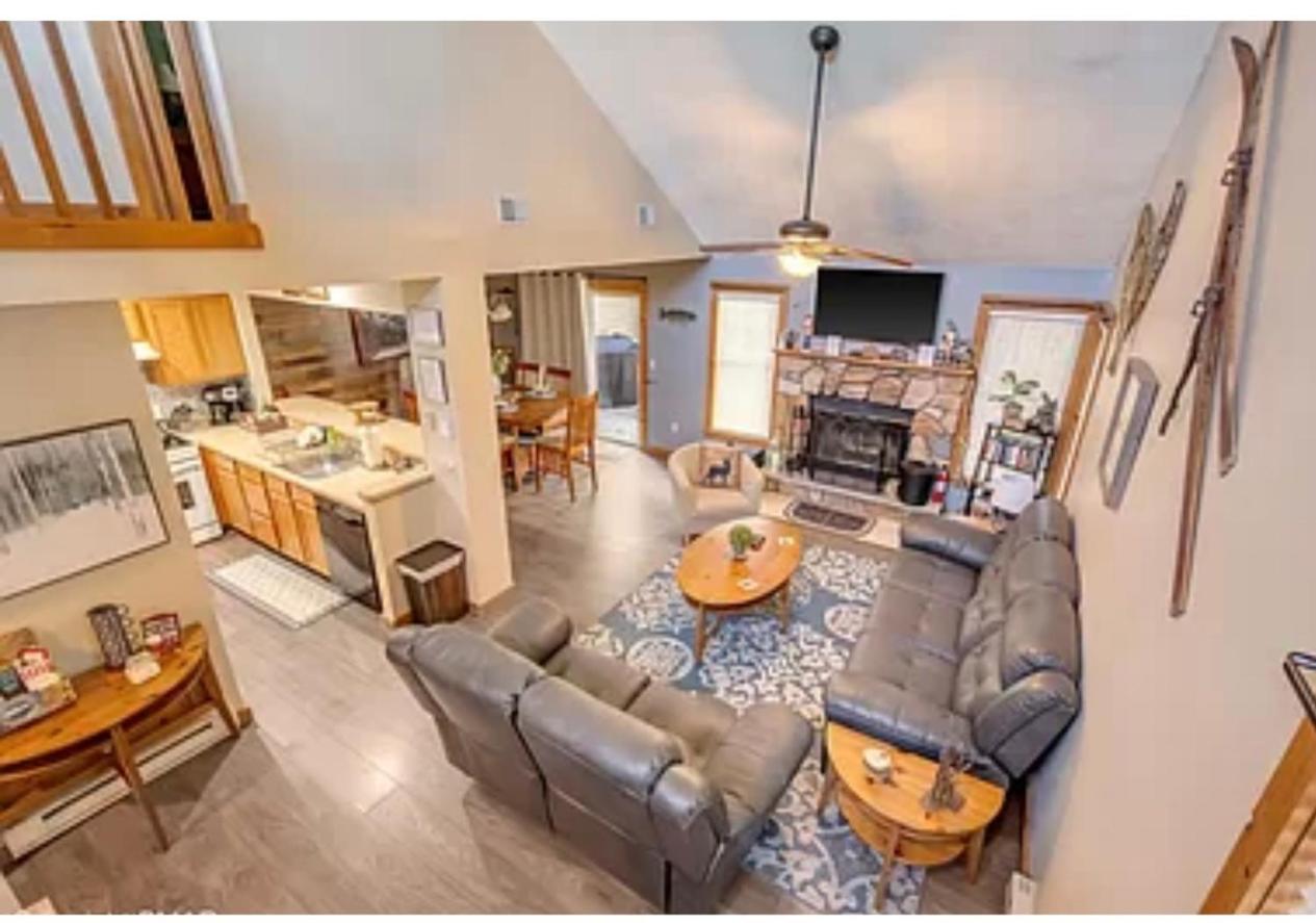 Camelback Private Home Located Behind Waterpark & Ski Lift 태너스빌 외부 사진
